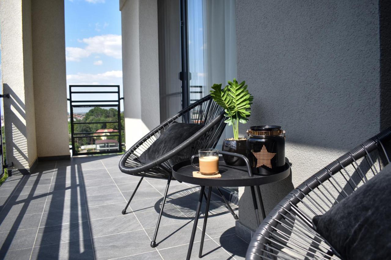 טימישוארה Sunset View Armoniei Apartament מראה חיצוני תמונה